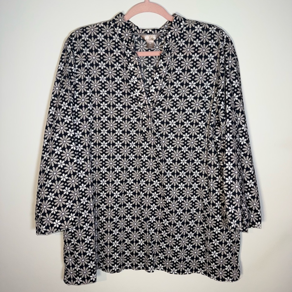 White Stag Black & White Floral Blouse – Size XXL. Classic Plus Size Women’s Top